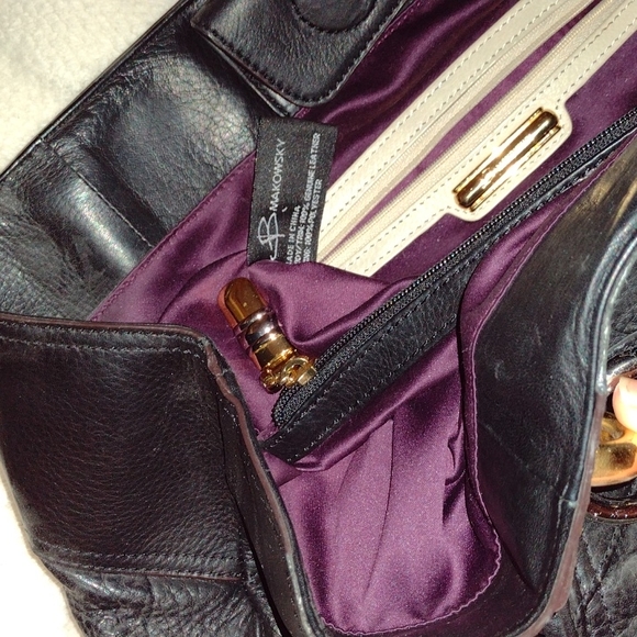 Genuine Leather *Like New* B. Makowsky Black Bag - Picture 3 of 6